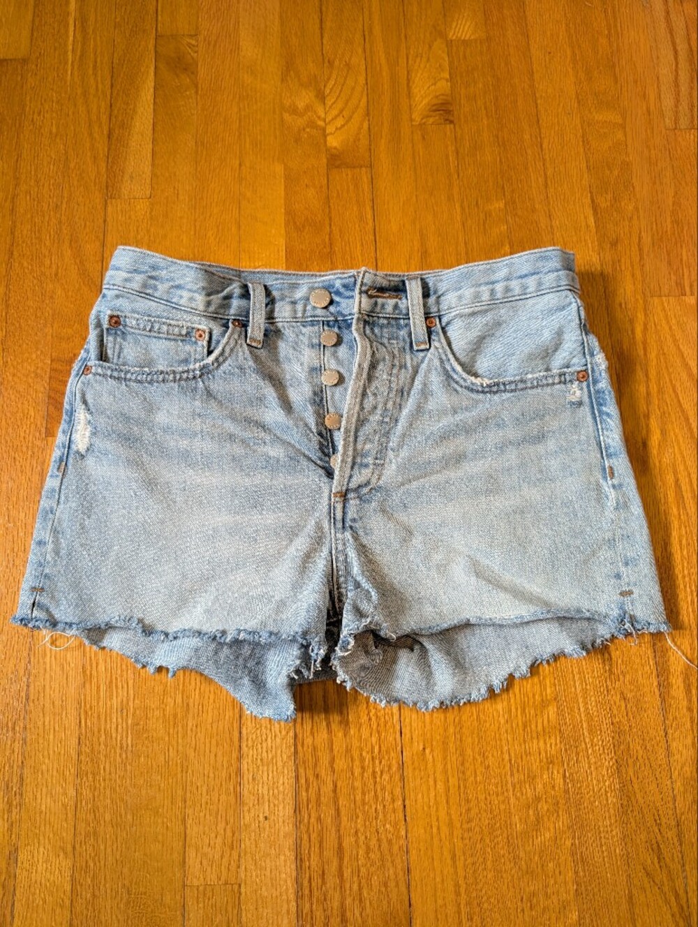 Aritzia Denim Forum The Yoko Short Light Wash - Size 27